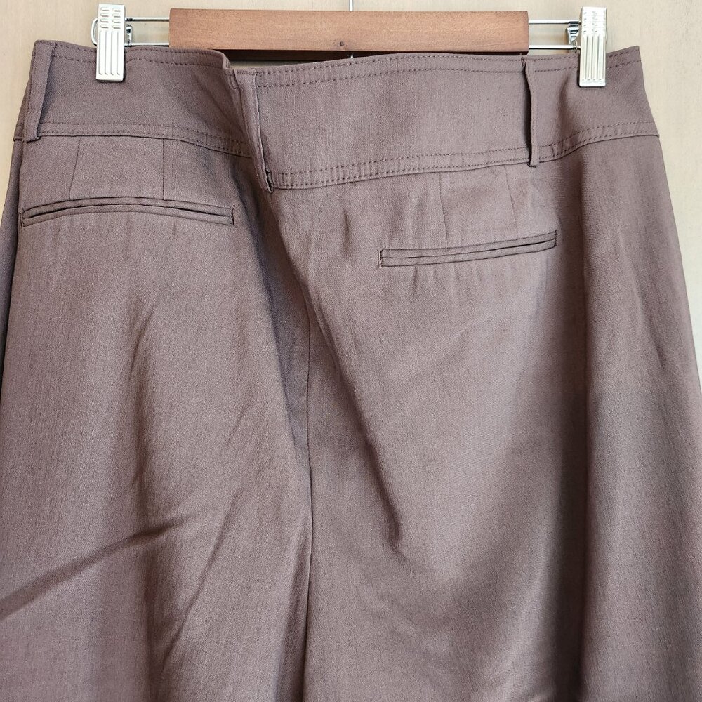 Lane Bryant Chocolate Brown 7/8 Length Cropped Pants Size 20 - Picture 9 of 9